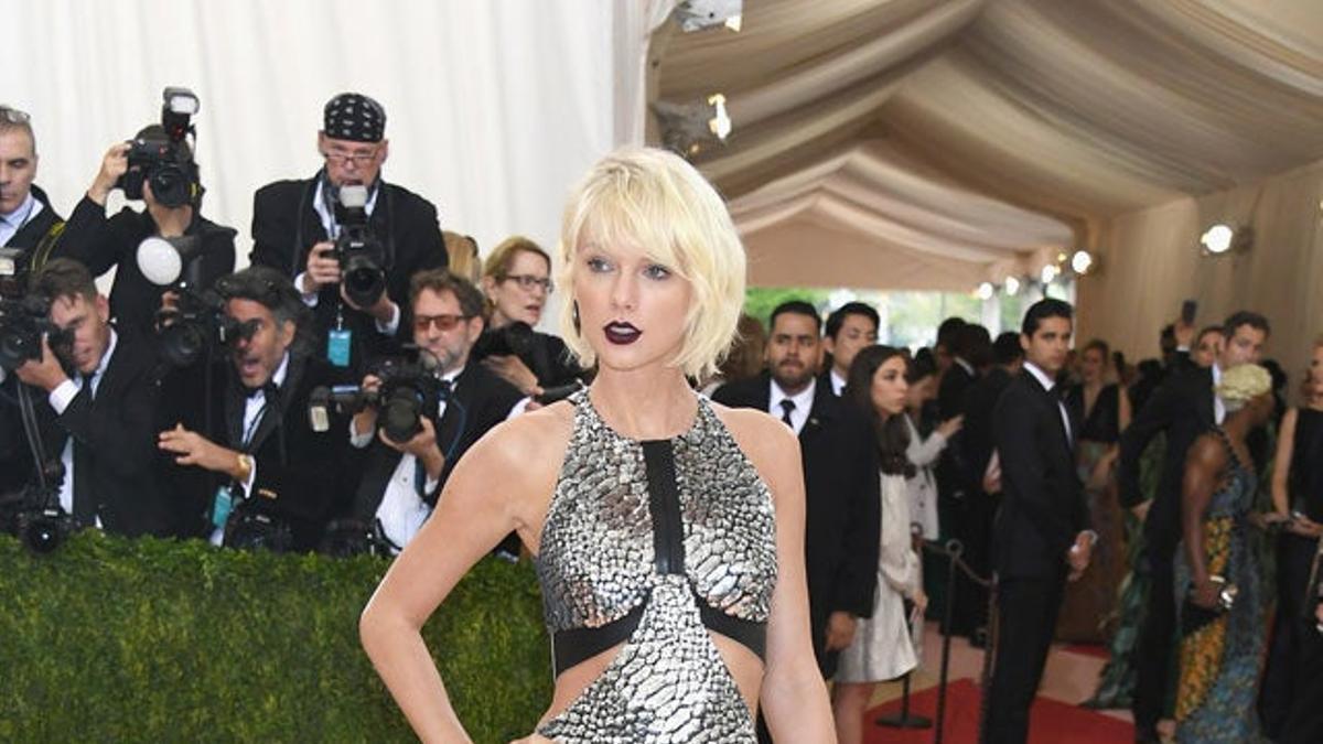 Taylor Swift, de Louis Vuitton, en la alfombra roja de la gala MET 2016