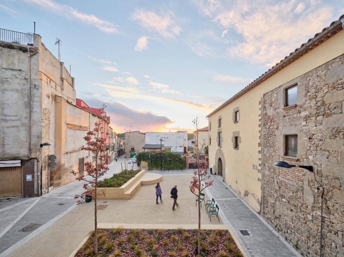 Una imatge de la plaça transformada