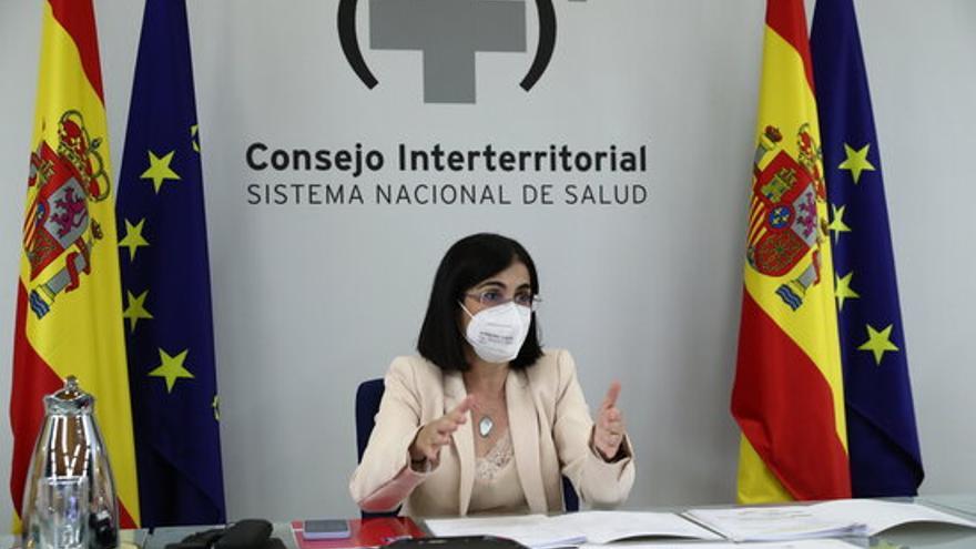 La ministra de Sanitat, Carolina Darias, durant el Consell Interterritorial de Salut celebrat a Madrid