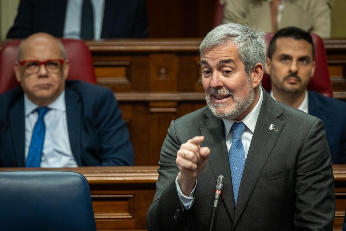 Pleno del Parlamento de Canarias Preguntas de control al presidente Fernando Clavijo sobre la crisis sanitaria del MV Hondius. Al resto de consejeros se les preguntará y comparecerán para abordar otros asuntos.