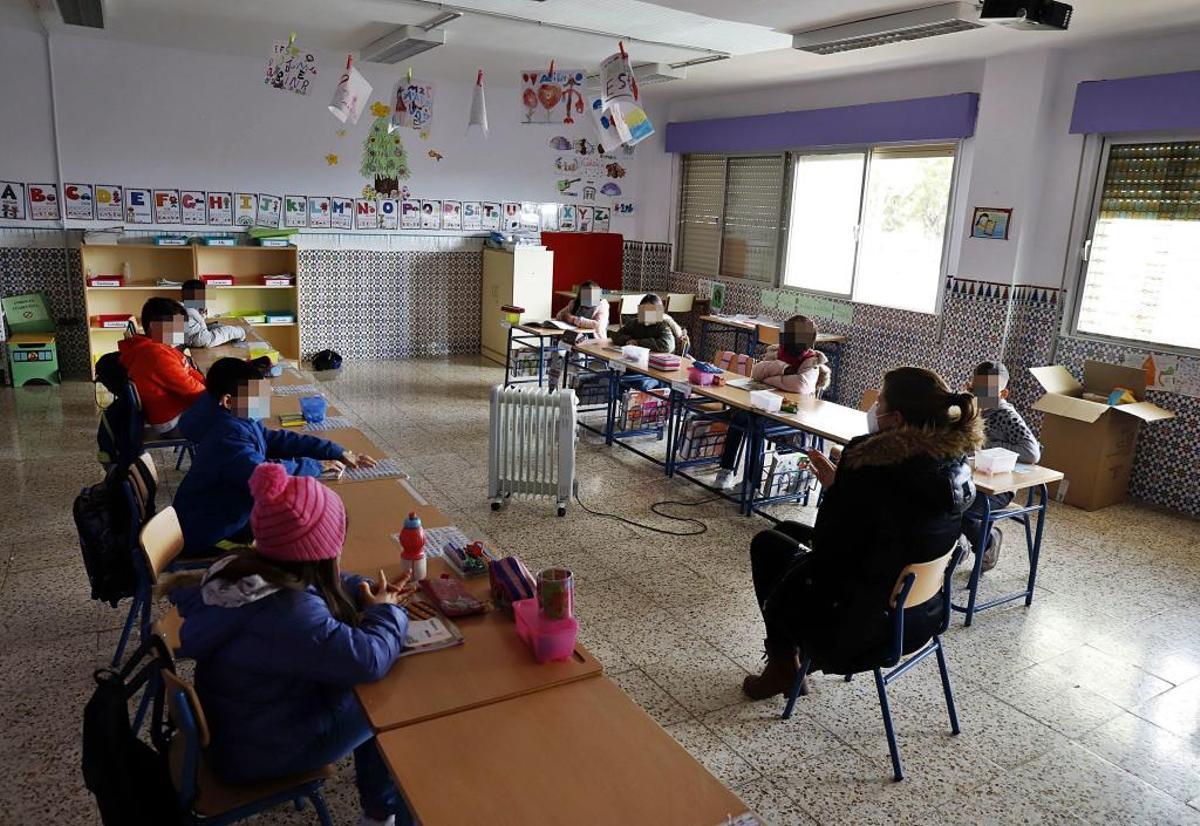 El frío se cuela en las aulas