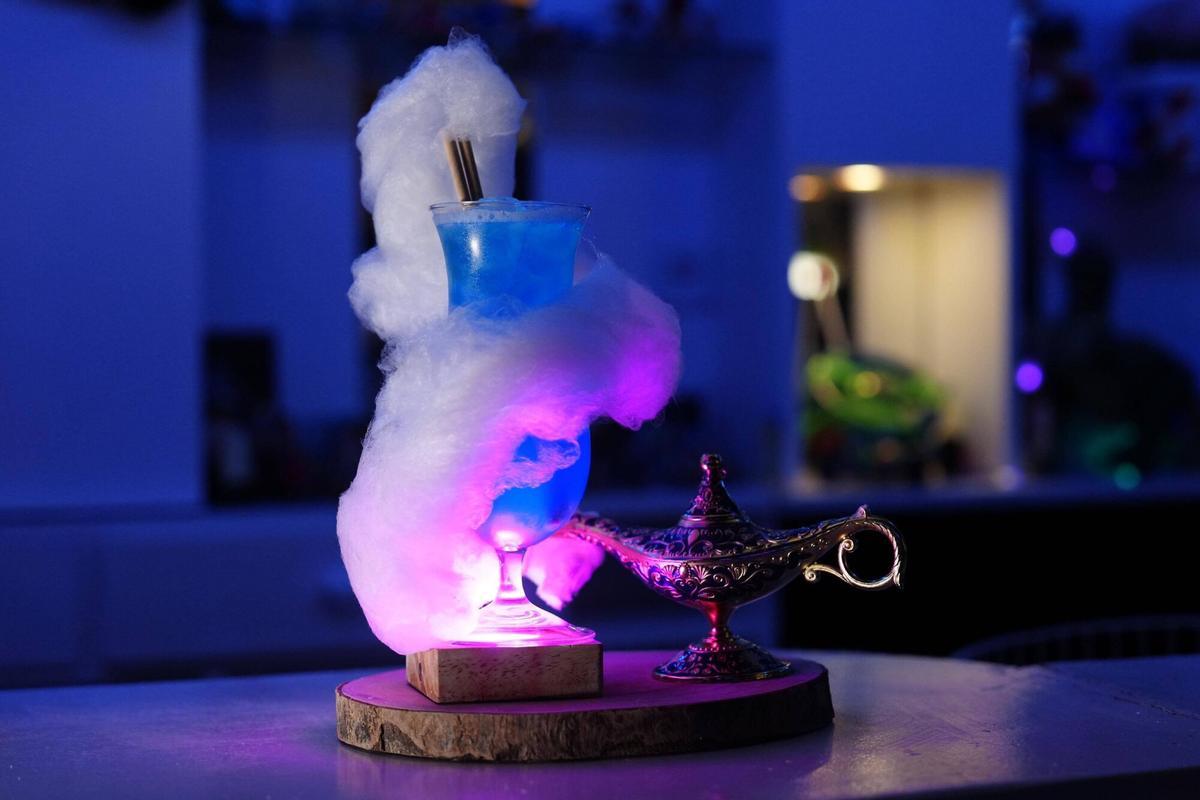 Barcelona 19/02/2026 NEVERLAND : coctelería ambientada en Disney Fotografía de Ferran Nadeu