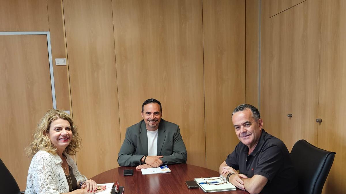 SCS y Colegio de Médicos de Las Palmas analizan la situación de la profesión en los centros sanitarios del sistema público de salud