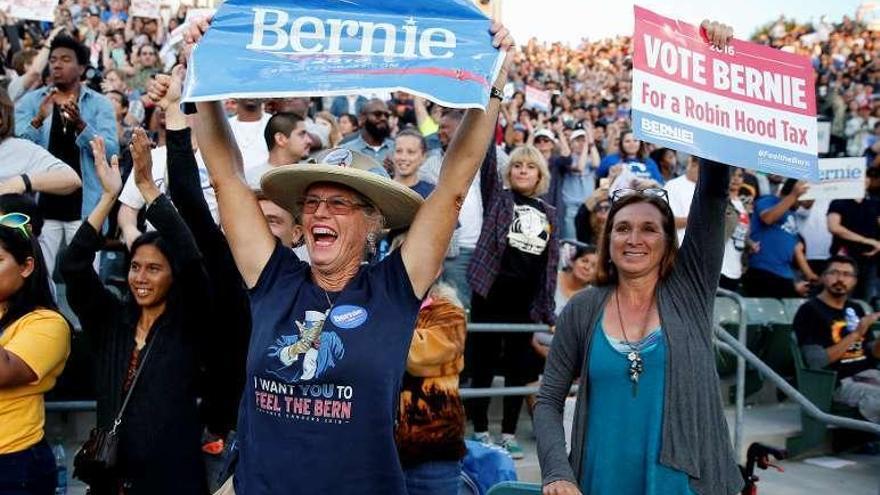 Seguidores de Sanders, en un mitin en Carson (California). // Reuters