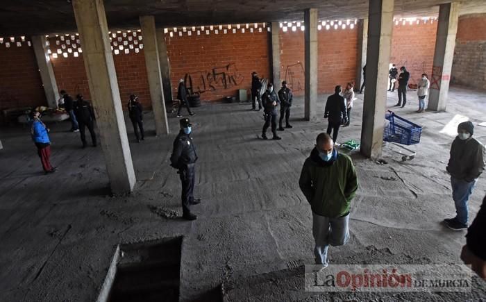 Tensión en San Pío X durante el desalojo de okupas en un edificio abandonado