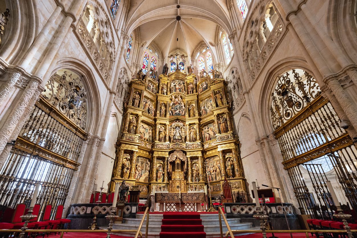 Capilla mayor del interior de la Catedral de Burgos