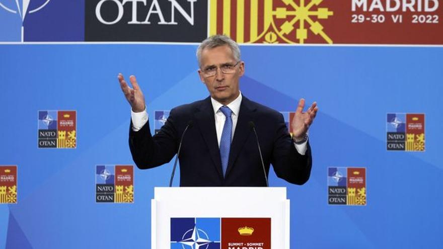 El secretario general de la OTAN, Jens Stoltenberg, en rueda de prensa durante la primera jornada de la cumbre de la OTAN que se celebra este miércoles en el recinto de Ifema, en Madrid. EFE/Juan Carlos Hidalgo