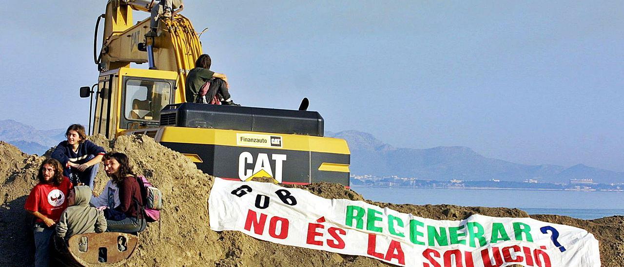 Los tubos de arena de Jaume Matas crearon fuerte controversia en 2002