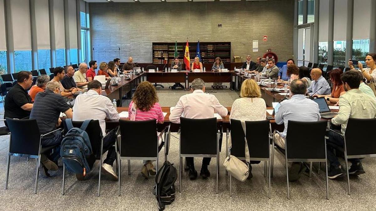 Reunión de la Mesa General de Negociación, este lunes, en Mérida.