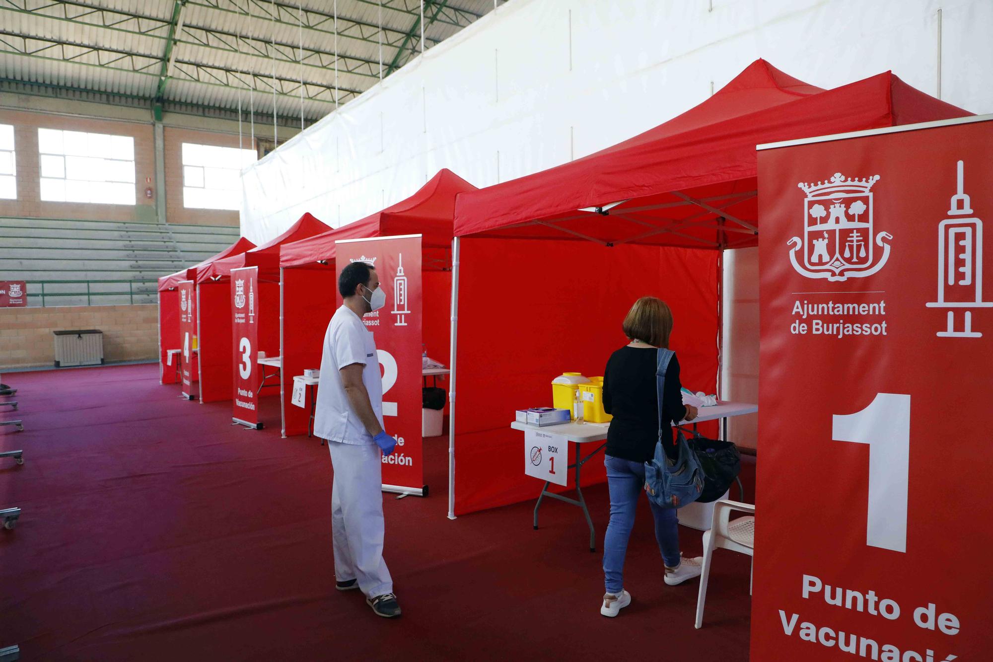 Vacunaciones en el Pabellón Municipal de Burjasot