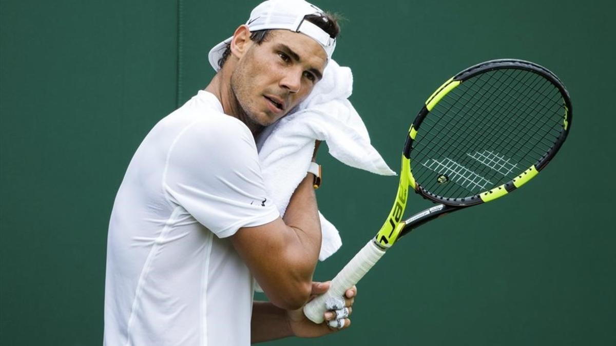 Rafael Nadal en un entrenamiento en Wimbledon