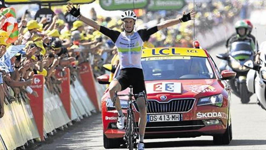 El Tour solo se entrena en la subida del Aspin y Cummins gana la etapa