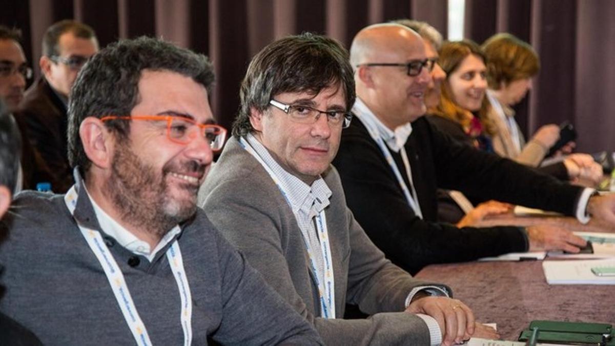 El 'president' Carles Puigdemont, en la reunión del consejo nacional de CDC, el pasado sábado.