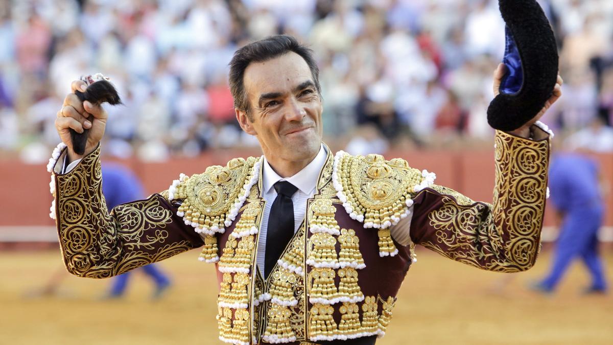 El torero Manuel Jesús &quot;El Cid&quot; corta una oreja en la Maestranza