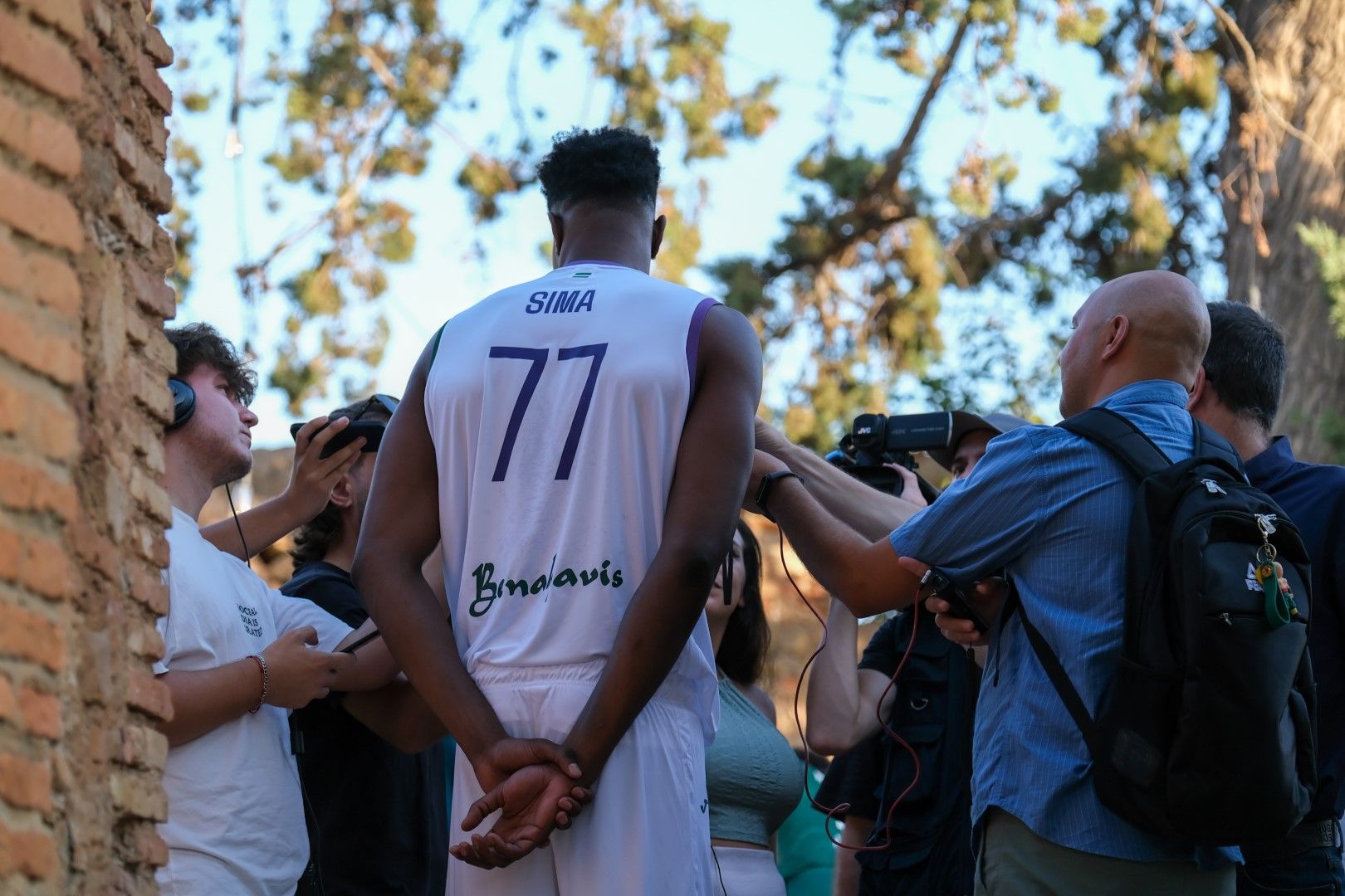 El Unicaja presenta su nueva equipación para la temporada 2023 - 2024