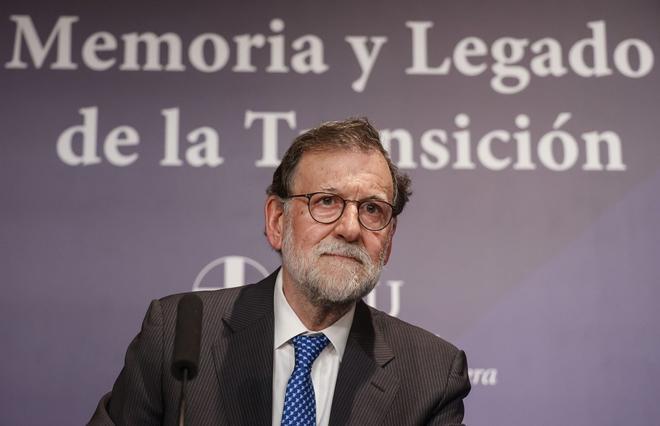 Pedro Sánchez acusa a Rajoy de hacer "declaraciones xenófobas" tras su polémico artículo sobre la selección francesa