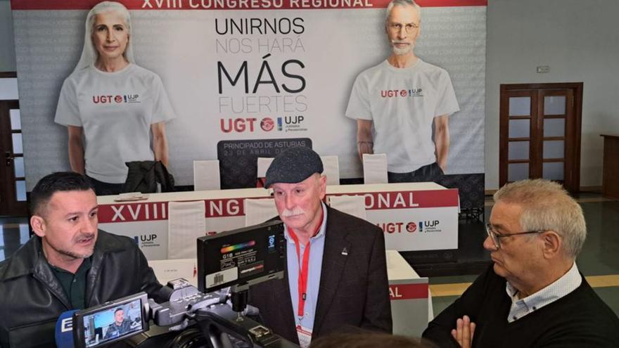 Por la izquierda, Javier Fernández Lanero, Manuel Francisco Menéndez y Anatolio Díez. |