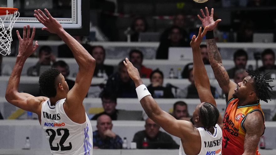 El Madrid se clasifica para la semifinal con un triunfo agónico ante Valencia Basket