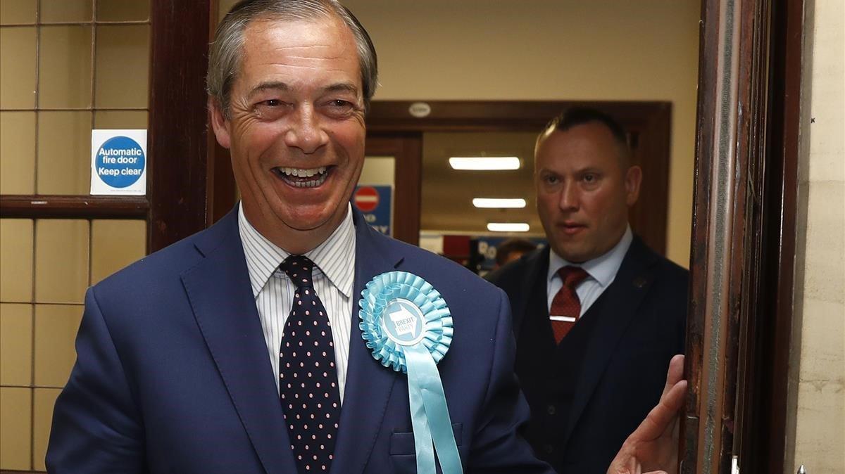 zentauroepp48345531 brexit party leader nigel farage smiles as he arrives at the190526235801