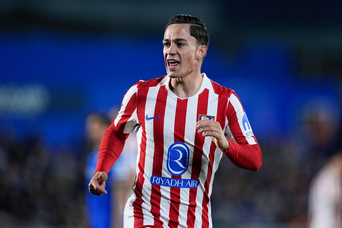 Giacomo Raspadori of Atletico de Madrid reacts during the Spanish League, LaLiga EA Sports, football match played between Getafe CF and Atletico de Madrid at Coliseum de Getafe stadium on November 23, 2025, in Getafe, Spain. AFP7 23/11/2025 ONLY FOR USE IN SPAIN. Dennis Agyeman / AFP7 / Europa Press;2025;SOCCER;SPAIN;SPORT;ZSOCCER;ZSPORT;Getafe CF v Atletico de Madrid - LaLiga EA Sports;