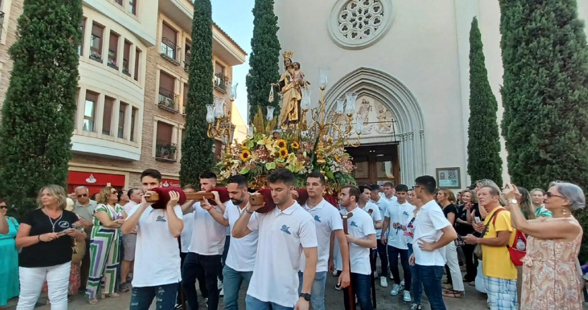 Una foto de archivo del traslado de la imagen de la Virgen del Carmen el ‘dia de la Vespra’.