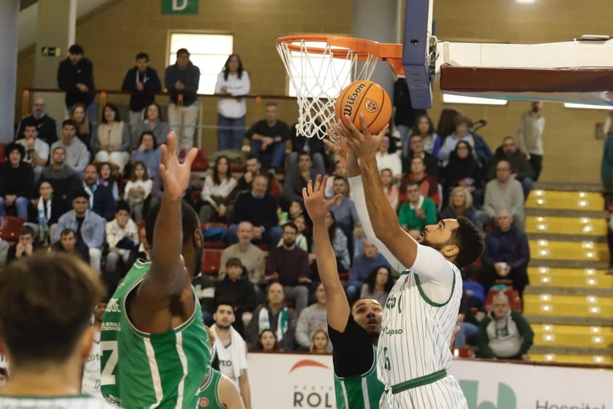 Kevin Schutte realiza un lanzamiento.