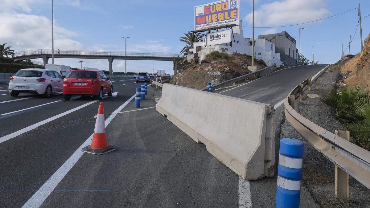 Entrada al barrio de La Pardilla desde la autovía GC- 1 cerrada actualmente al tráfico