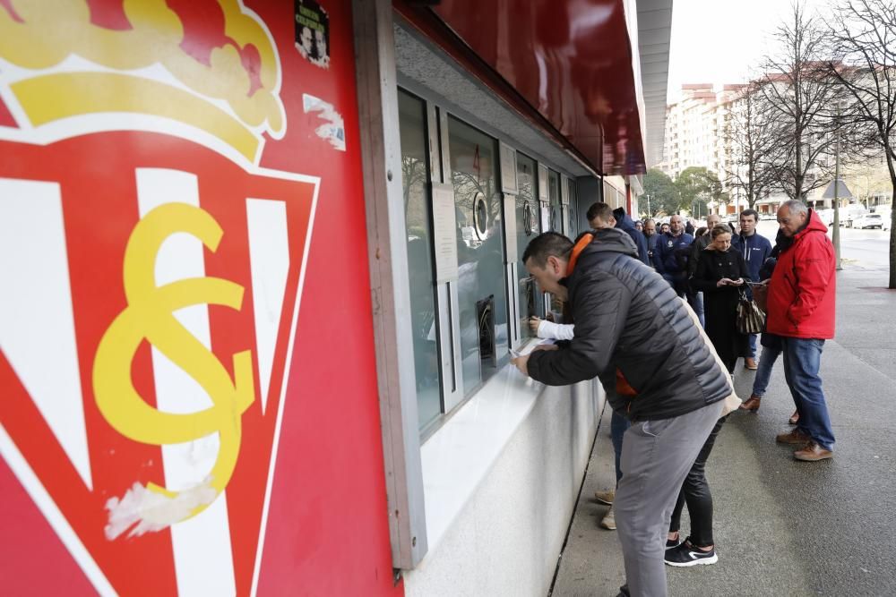 Colas en El Molinón para las entradas del derbi