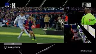 Criterio desigual con las manos, roja perdonada... Todas las polémicas de Hernández Hernández en el clásico de LaLiga