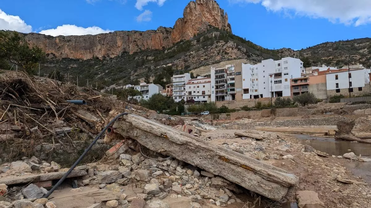 Sot de Chera, cincuenta días después: "Podemos reconstruir el pueblo, pero no superamos la muerte de un padre y su hijo de 4 años"