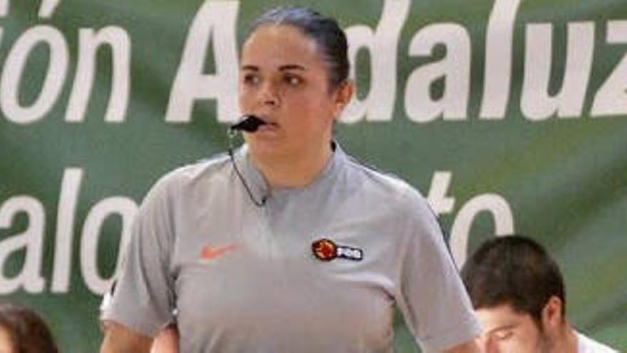 María Cortés: &quot;Luchamos para que ver a una mujer arbitrando no sea noticia&quot;