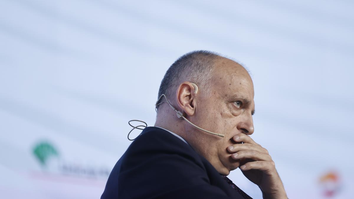 Tebas reclama la dimisión de Rubiales tras denunciar la "corrupción" de la RFEF