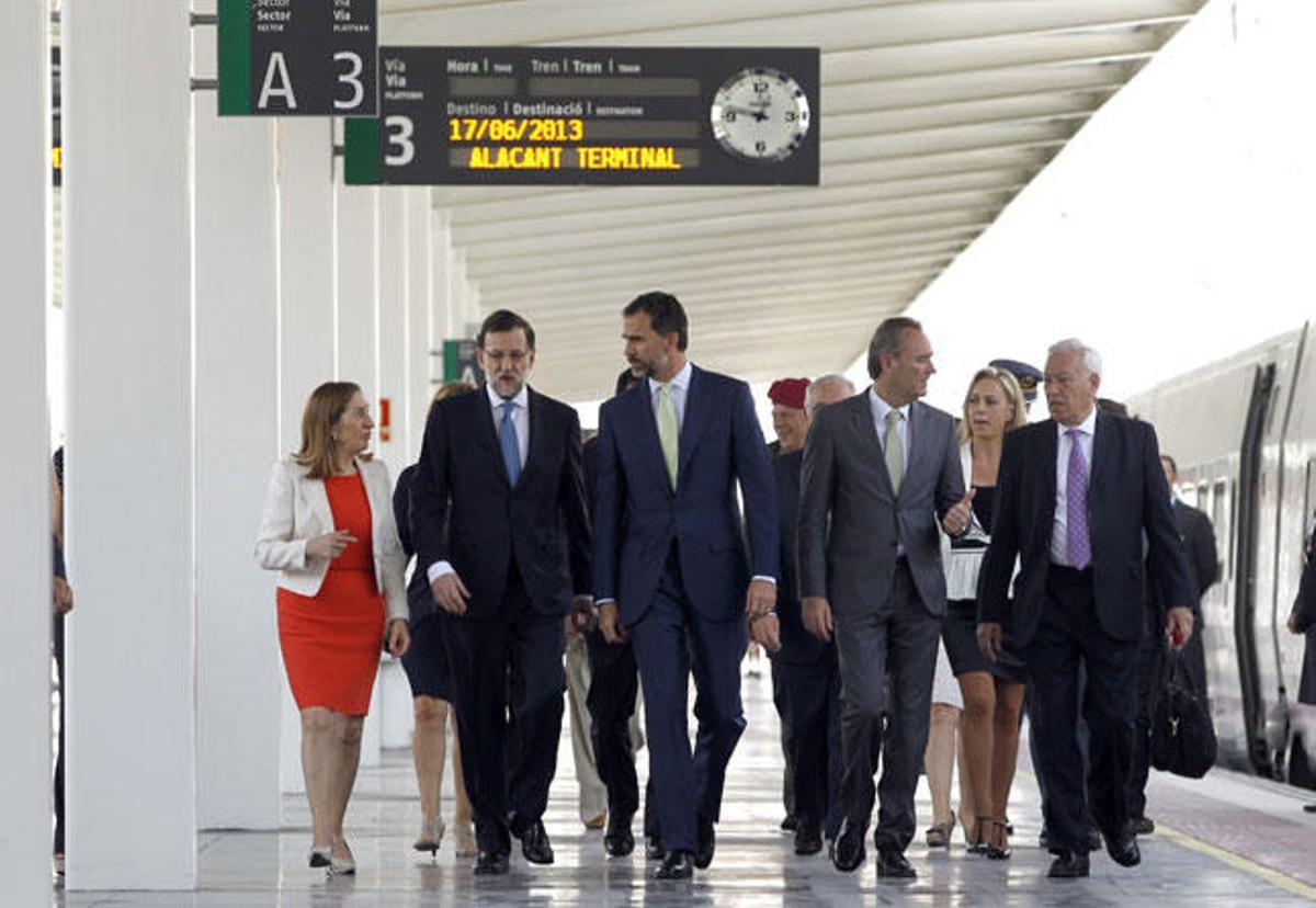 El AVE llega a Alicante entre protestas