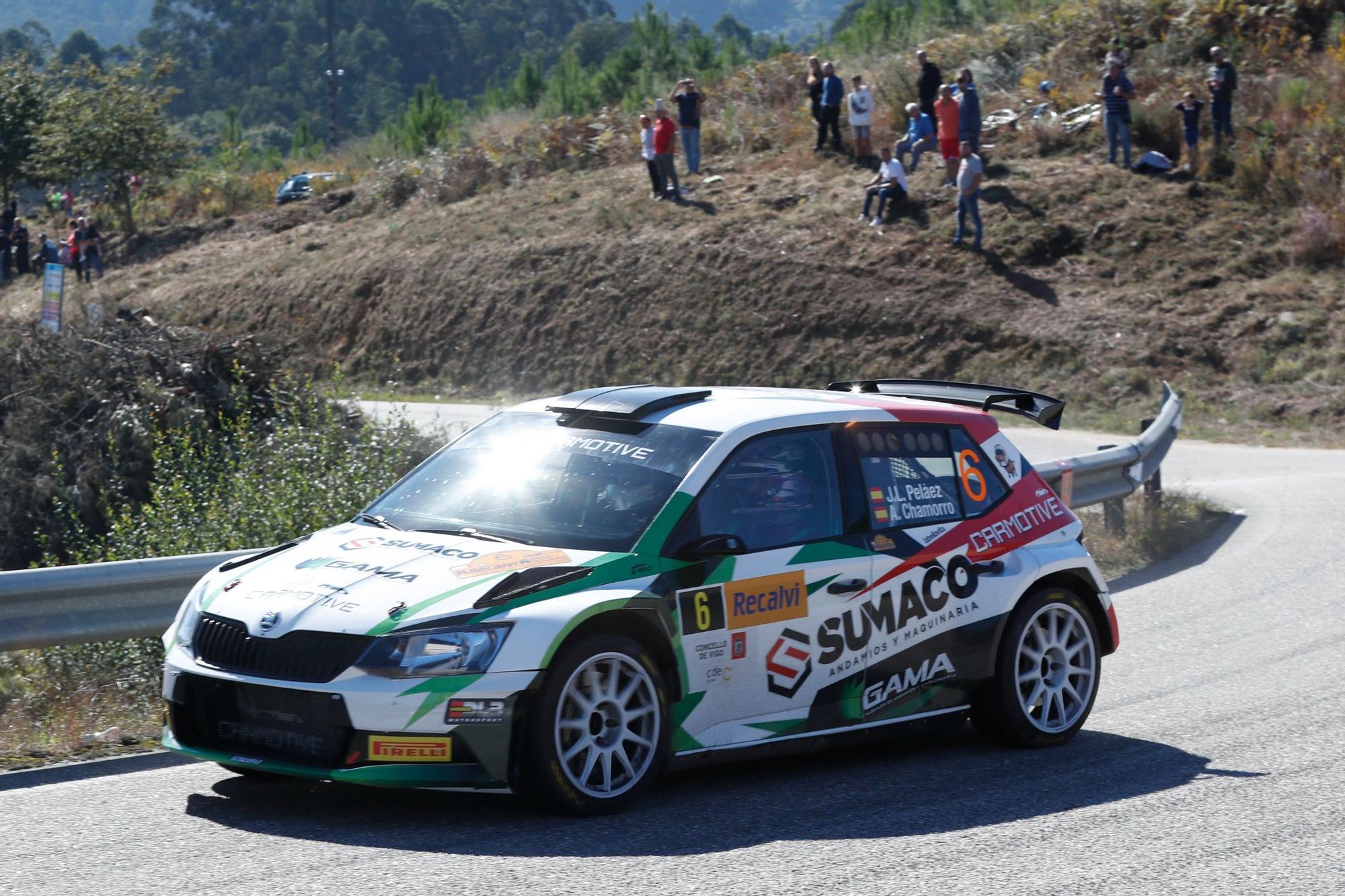 Víctor Senra arrasa en el Rallye Rías Baixas