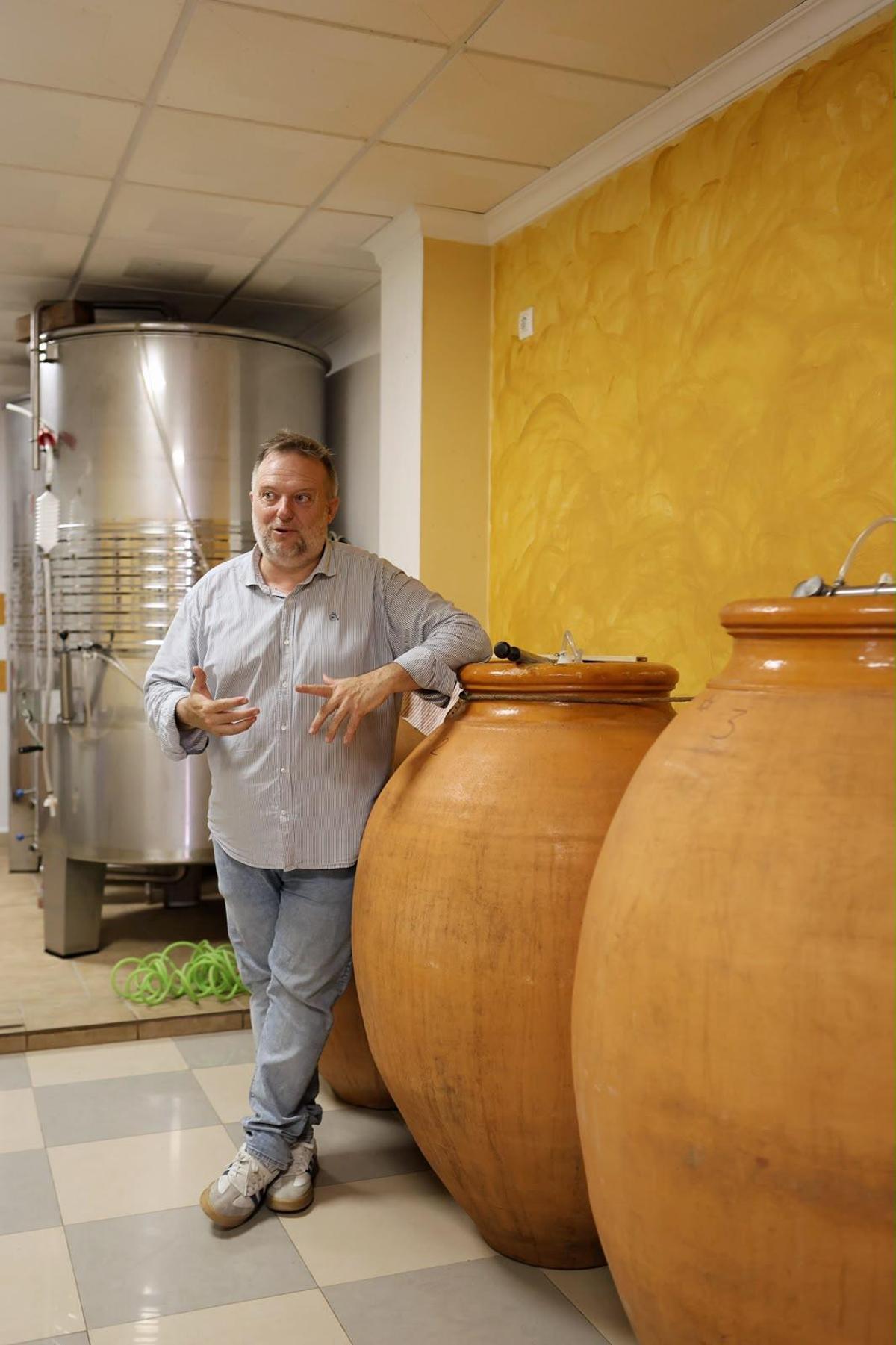Mario Garay en la bodega