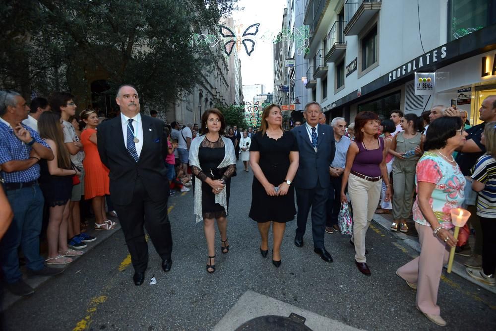 La imagen de la patrona de la provincia recorrió las calles del centro arropada por cientos de personas.