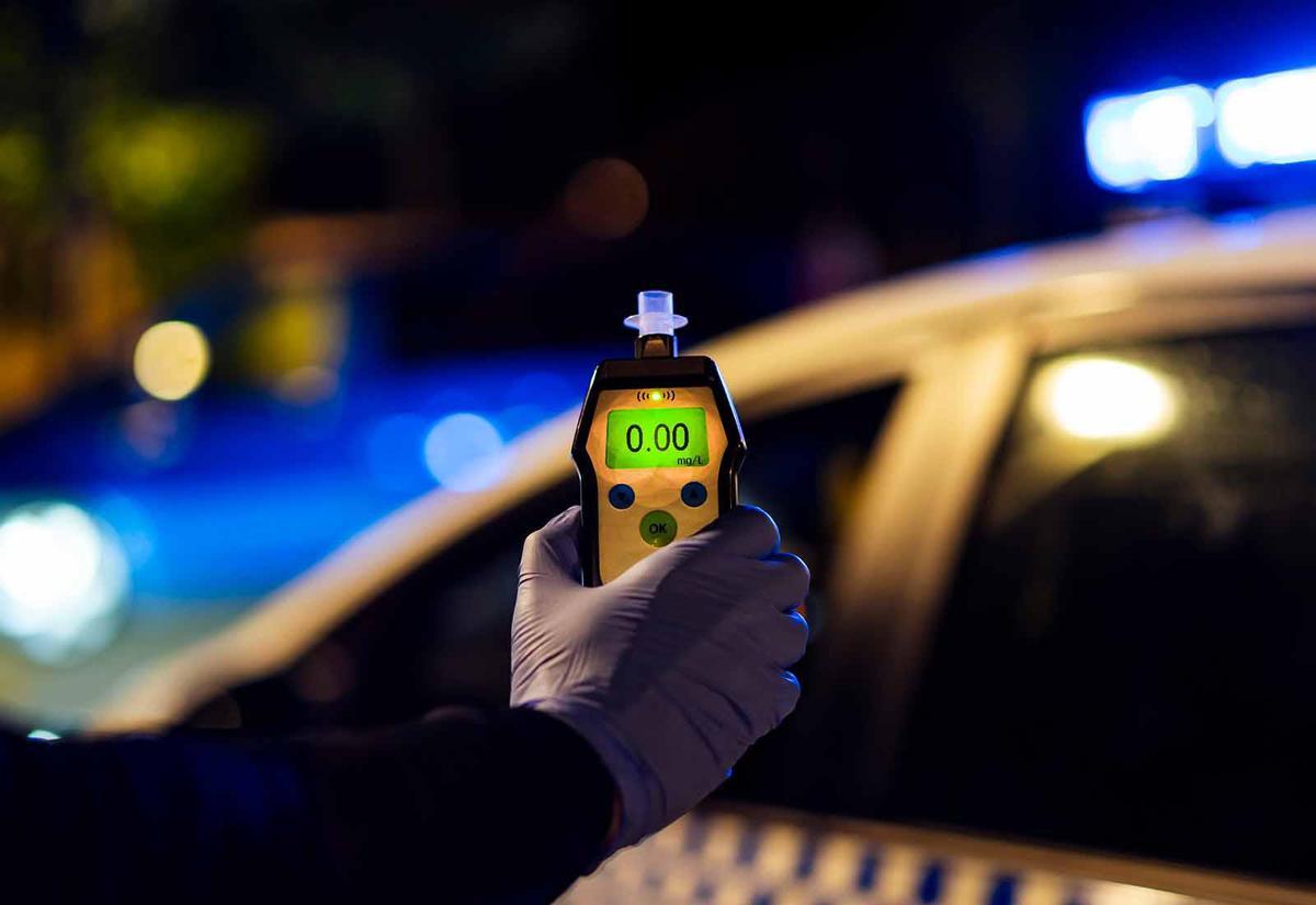 ¿Te pueden hacer un control de alcoholemia si estás estacionado? Lo que dice la ley sobre esta situación