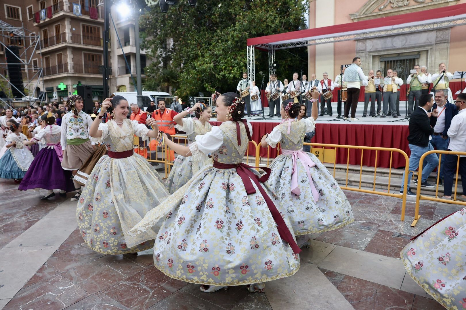 La indumentaria de Paula Nieto y la corte infantil en la "dansà"