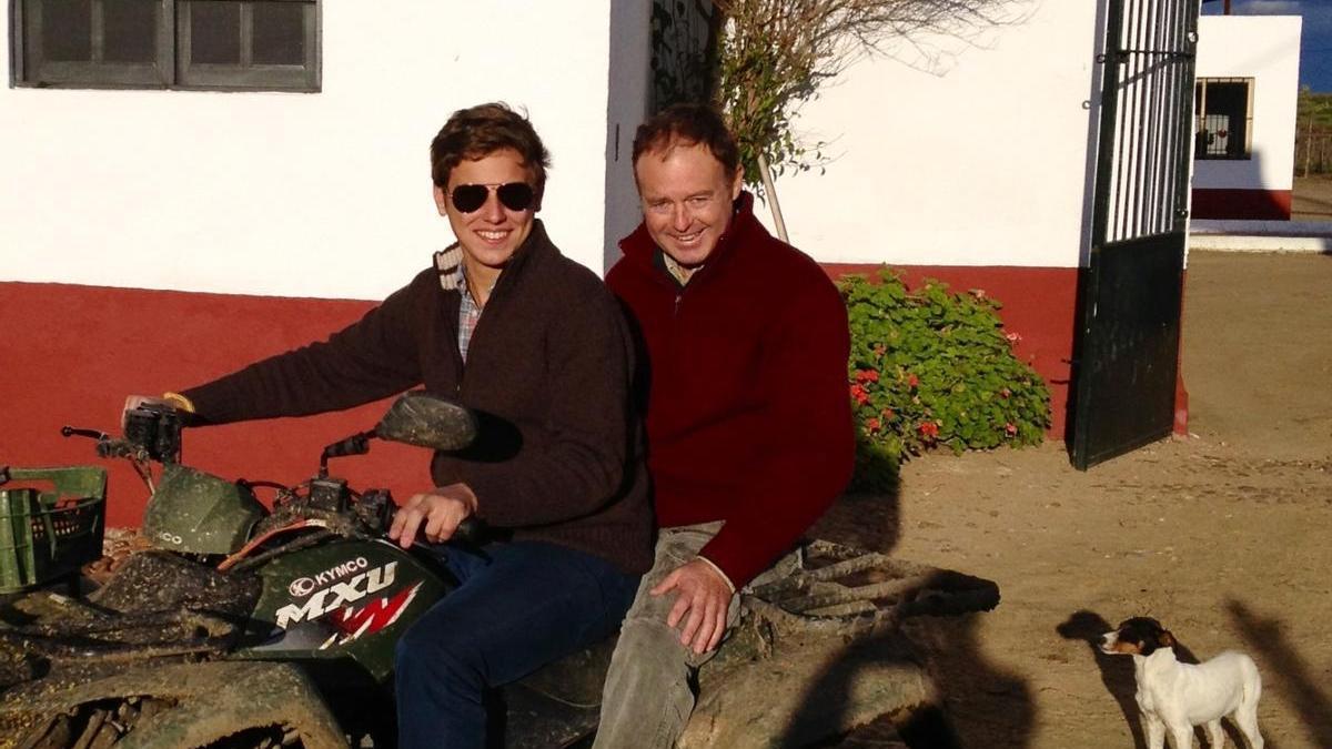 Pepe Luis Vázquez Silva junto a su sobrino