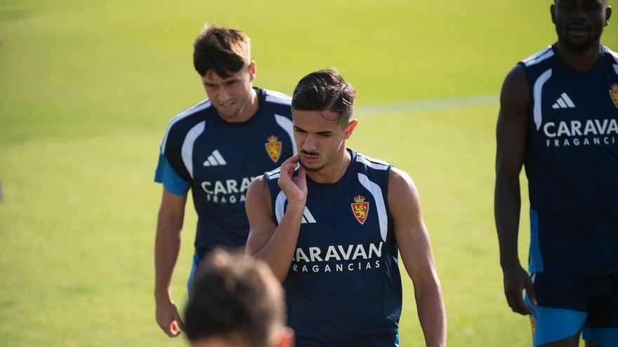 Raúl Pereira responde a las palabras de su excompañero Iza: "Todo el mundo sabe dónde viene y la presión que hay en el Real Zaragoza"