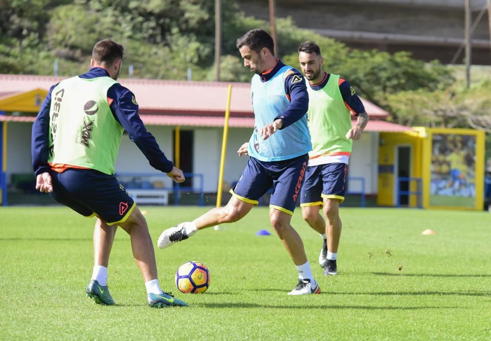 Entrenamiento UD Las Palmas en Barranco Seco ...