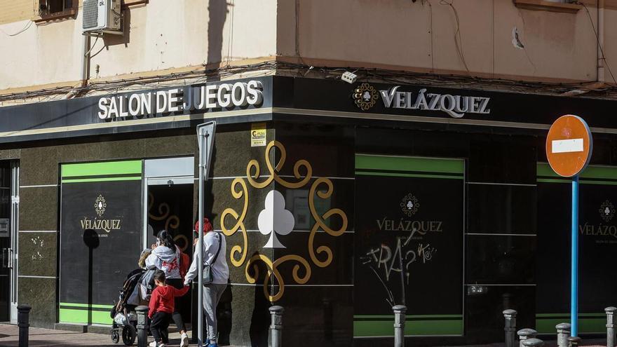 uego topa con las nuevas leyes y retrocede tras años de auge