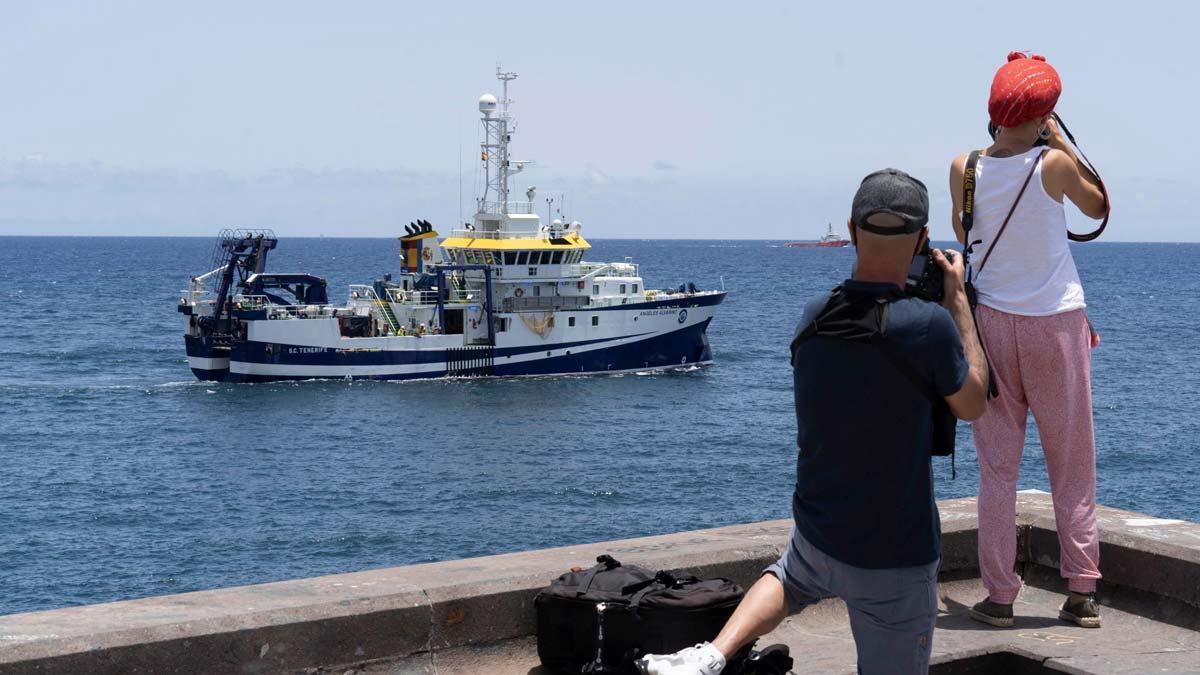 Halladas dos botellas de buceo del padre de las niñas de Tenerife