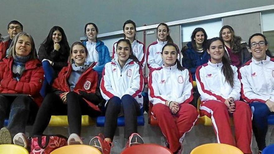 Equip femení de l&#039;Avinent CA Manresa, quart al català indoor de Sabadell