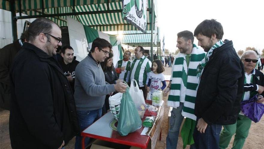 La peña Cordobamanía realizará el próximo domingo su recogida anual de alimentos