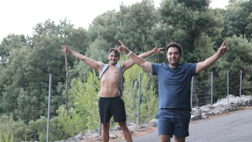 Llegan los primeros marchantes Des Güell a Lluc a Peu al Santuario: "Siempre juras que será la última vez, pero al año siguiente vuelves a caminar estos 48 kilómetros"