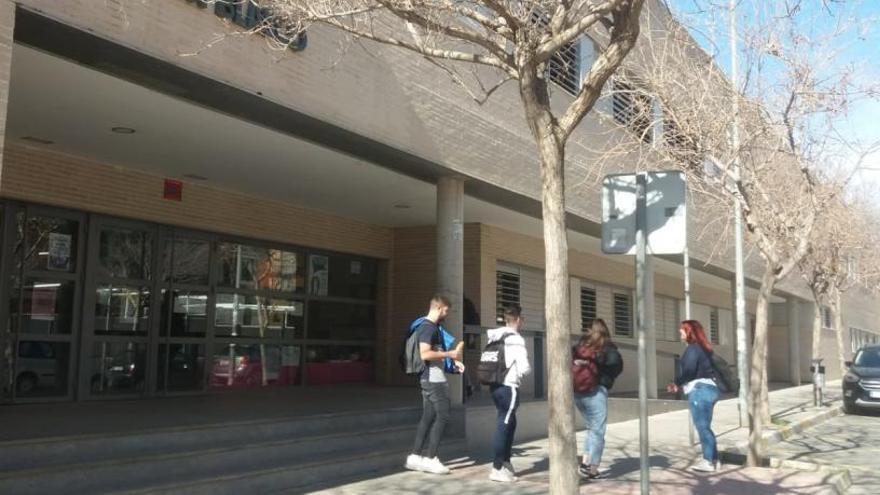 Más de 250 compañeros del joven contagiado de San Vicente no acuden al instituto tras confirmarse el caso de coronavirus