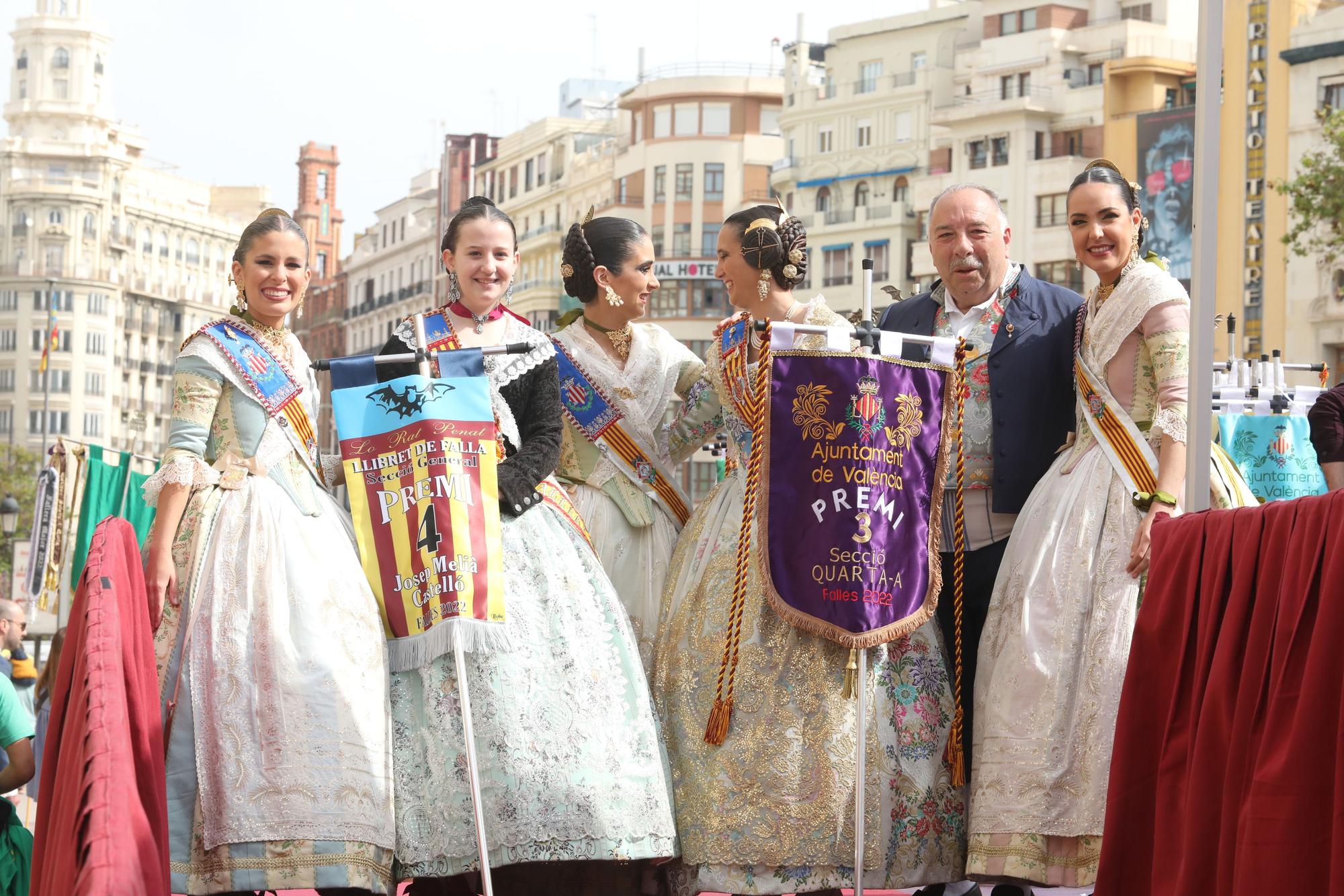 Entrega de los premios de las Fallas 2022 a las comisiones (III)