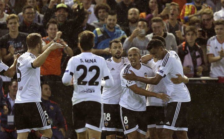 Imágenes del partido entre el Valencia y el Gent en Mestalla