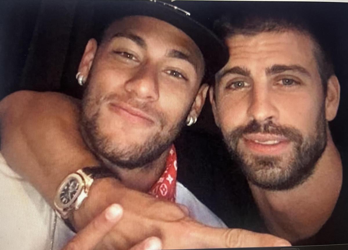 Neymar y Piqué, el día del anuncio (falso) de que "se queda".